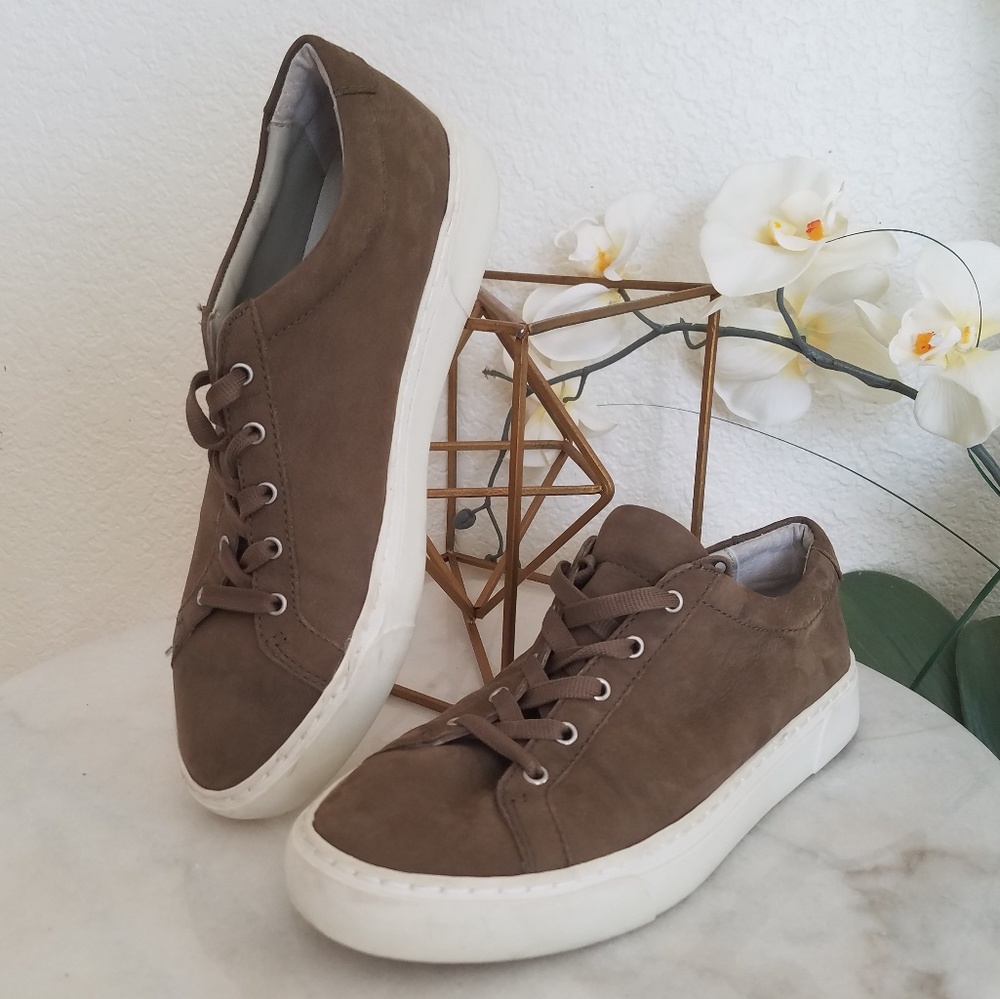 1 state Darrion sneaker size 7